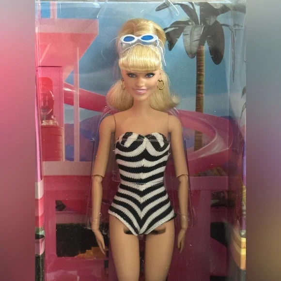 💎 BARBIE THE MOVIE DOLL COLLECTION LOT OF 3 ICONIC DRESS MARGOT ROBBIE 👛💅🏻🎀 - Picture 8 of 11